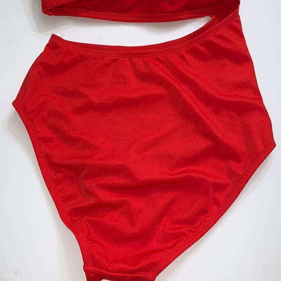 Kona Sol Textured Ribbed Side Cut Out Medium Coverage One Piece Swimsuit - Picture 6 of 16